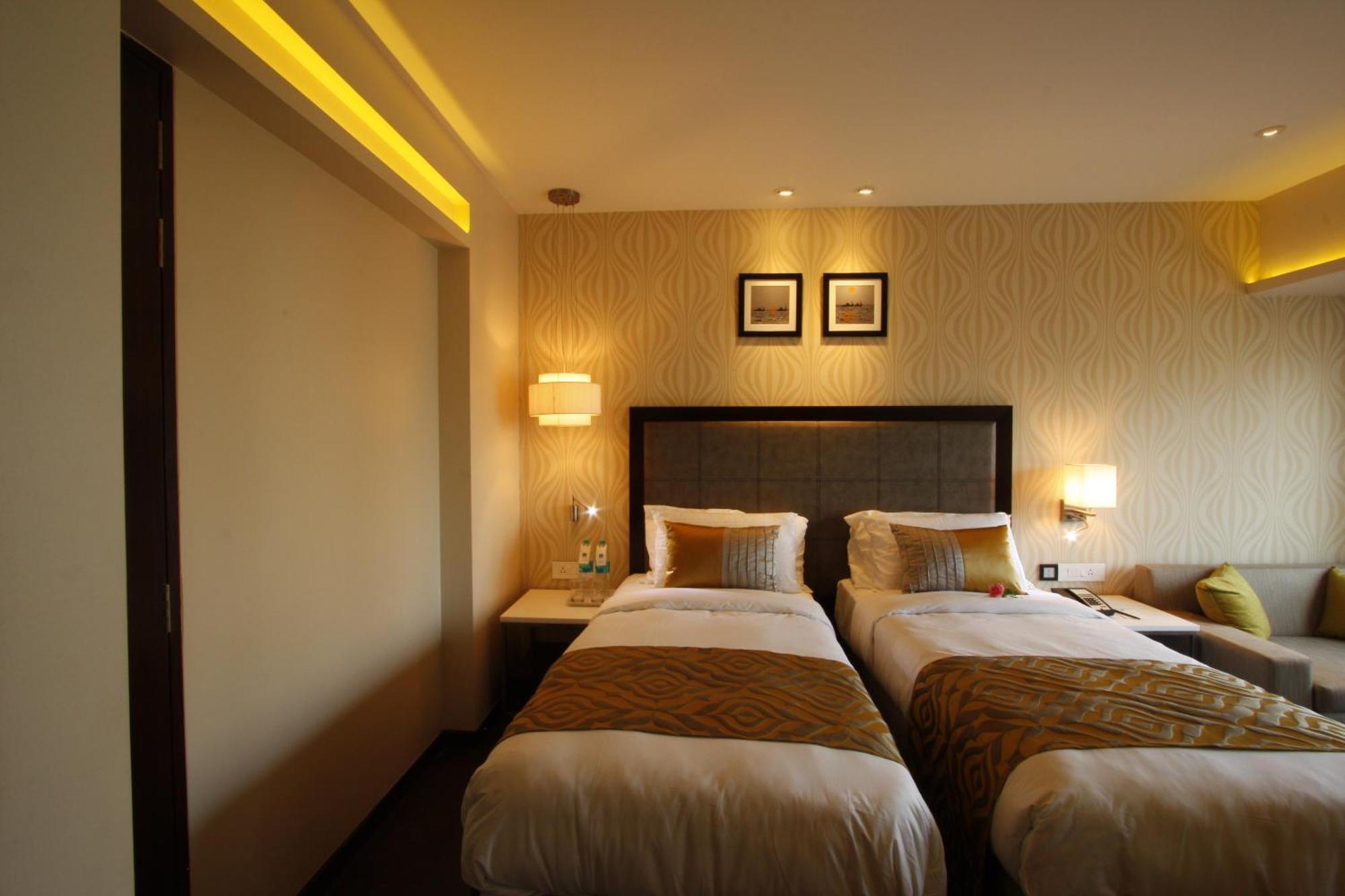 The Sahil Hotel Мумбаи Номер фото